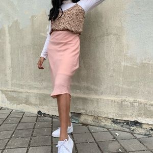 Women’s Mid Rise Skirt